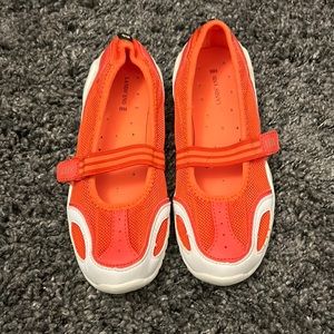 Lands End flats water shoes aqua socks size 5 new